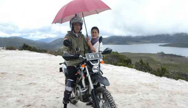 Jokowi Jajal Jalan Trans Papua dengan Motor Trail